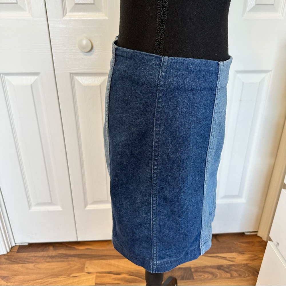Free People✨Two-Tone Blue Denim Mini Skirt - Picture 4 of 14